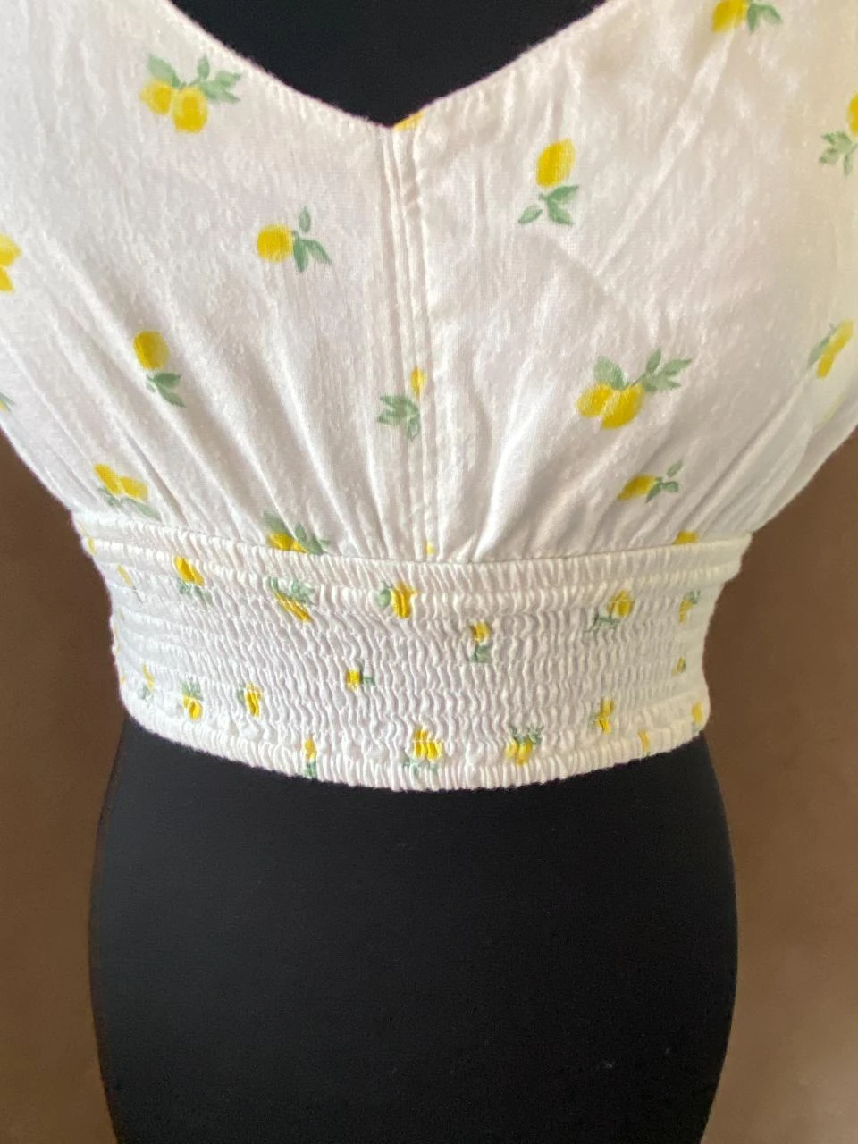 Crop top HOLLISTER wit met citroendruk maat 36 Smocks & bretels om vast te binden – Esprit – photo 3